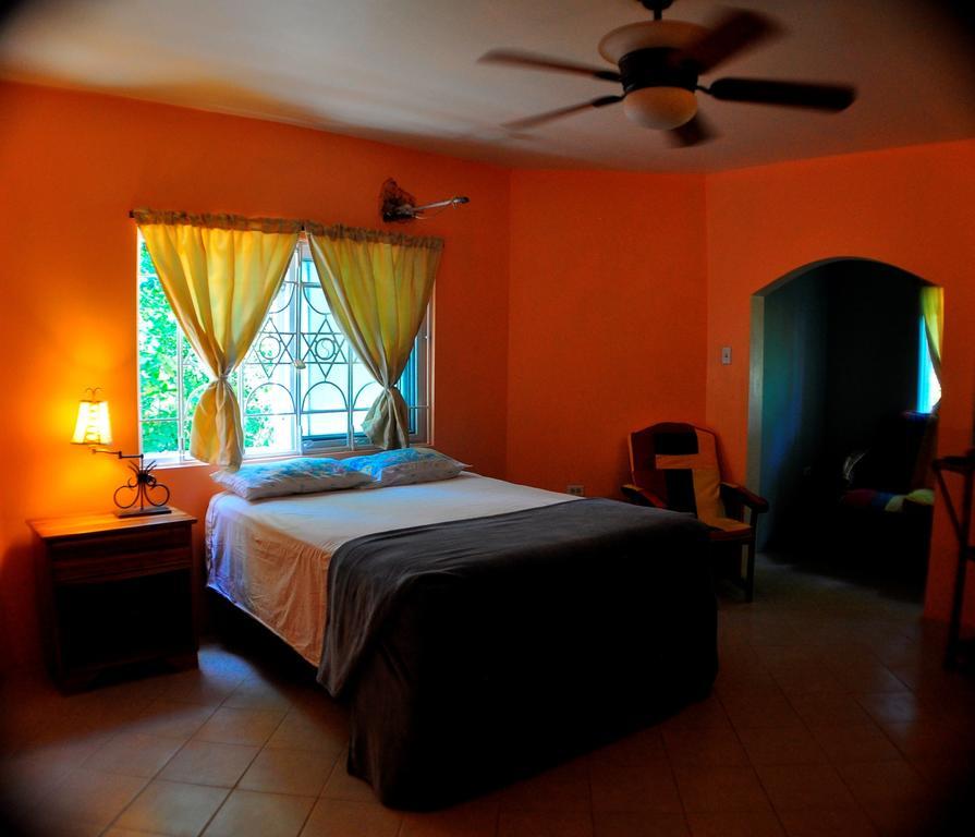 Hotel Jah Freedom Negril Exterior foto